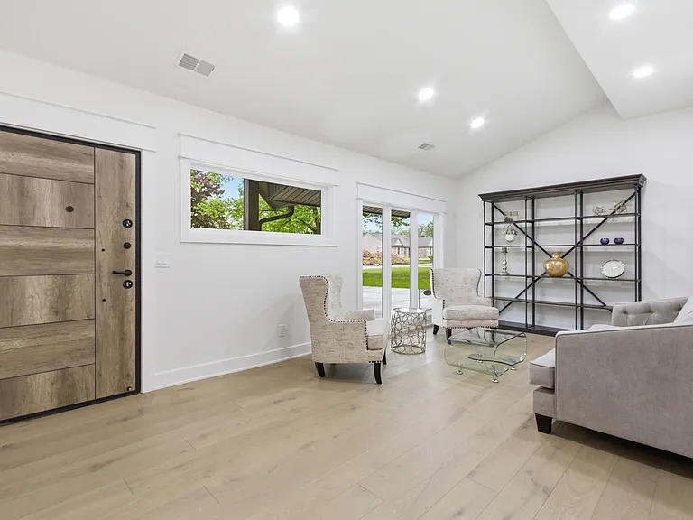 130 McKinley Dr — Photo 6