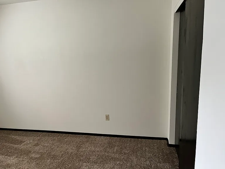 670 E Lincoln Ave — Photo 19