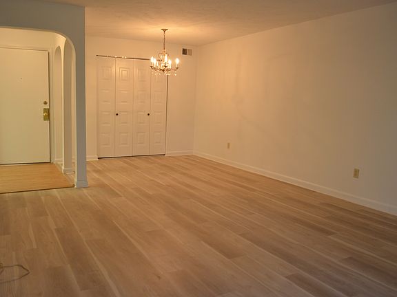 LIVING/DINING