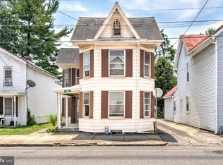 476 E Queen St, Chambersburg, PA 17201