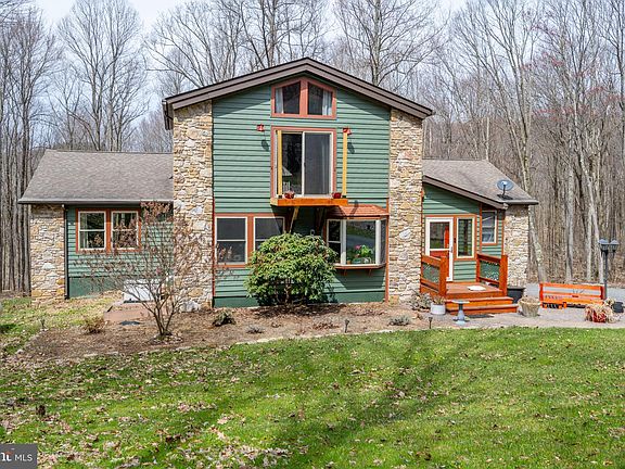 2nd image of 458 Moonlight Dr