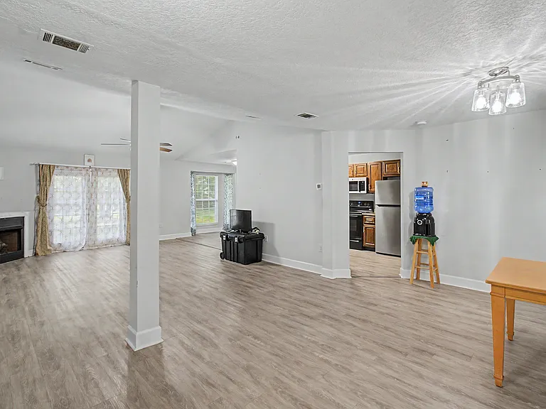 10179 Highway 196 W — Photo 2