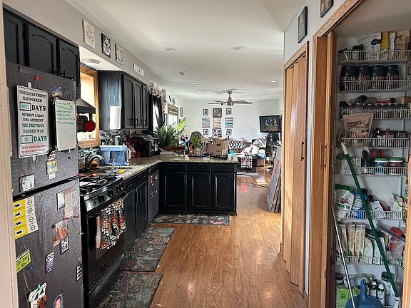 4th image of 1014 Oakland Ln