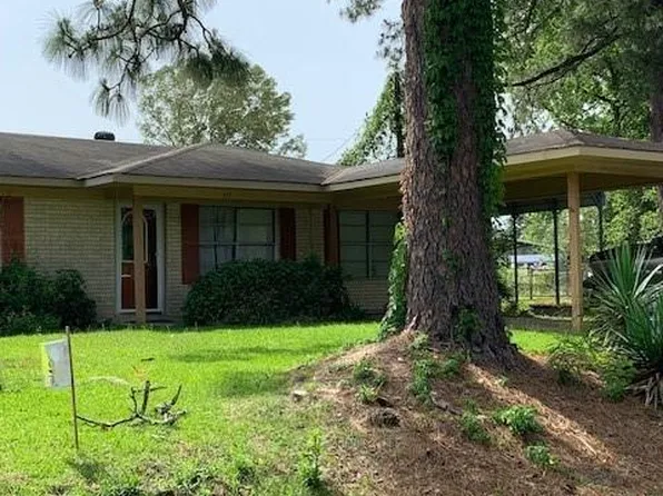 317 Shepherd Dr, Pineville, LA 71360