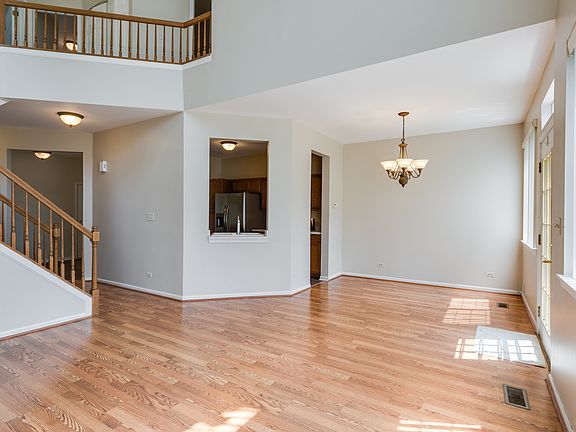 4th image of 1 S Oakhurst Dr