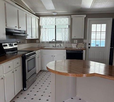 2nd image of 489 Swan Ln