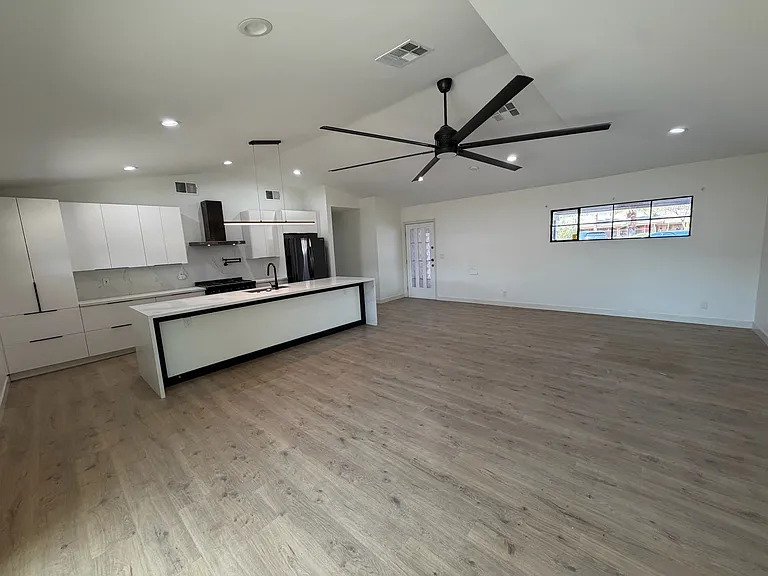 4513 N 2nd Dr — Photo 3