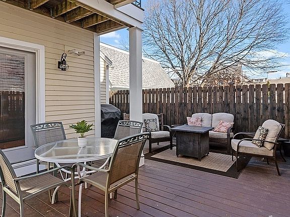 2nd image of 14 Vernon St #14