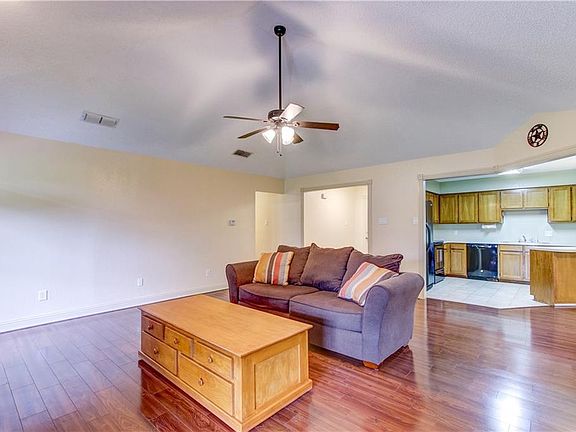 5th image of 6709 Ridgewood Dr