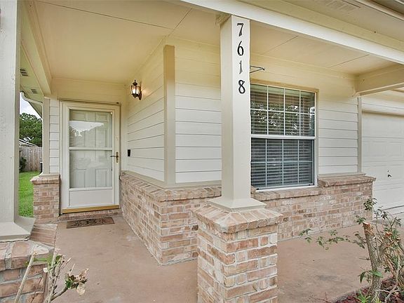 3rd image of 7618 Thicket Trace Ct