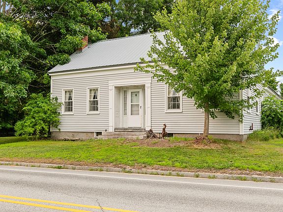 3rd image of 902 Long Plains Road