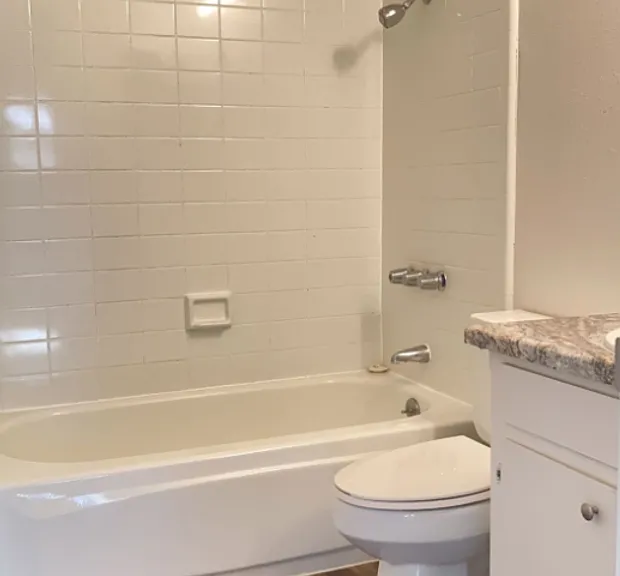 Lassen Villa Apartments — Photo 24