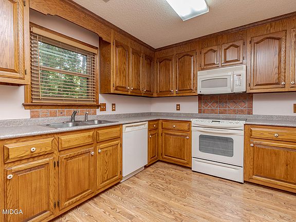 5th image of 313 Dogwood Glen Dr