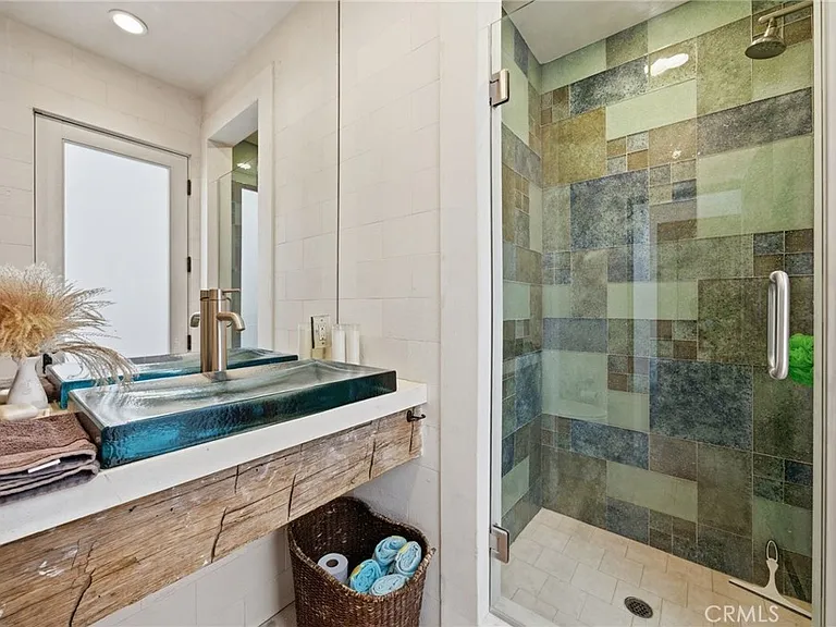 3715 Seashore Dr — Photo 21