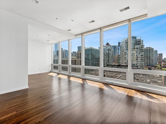 4th image of 500 W Superior St Unit 1105
