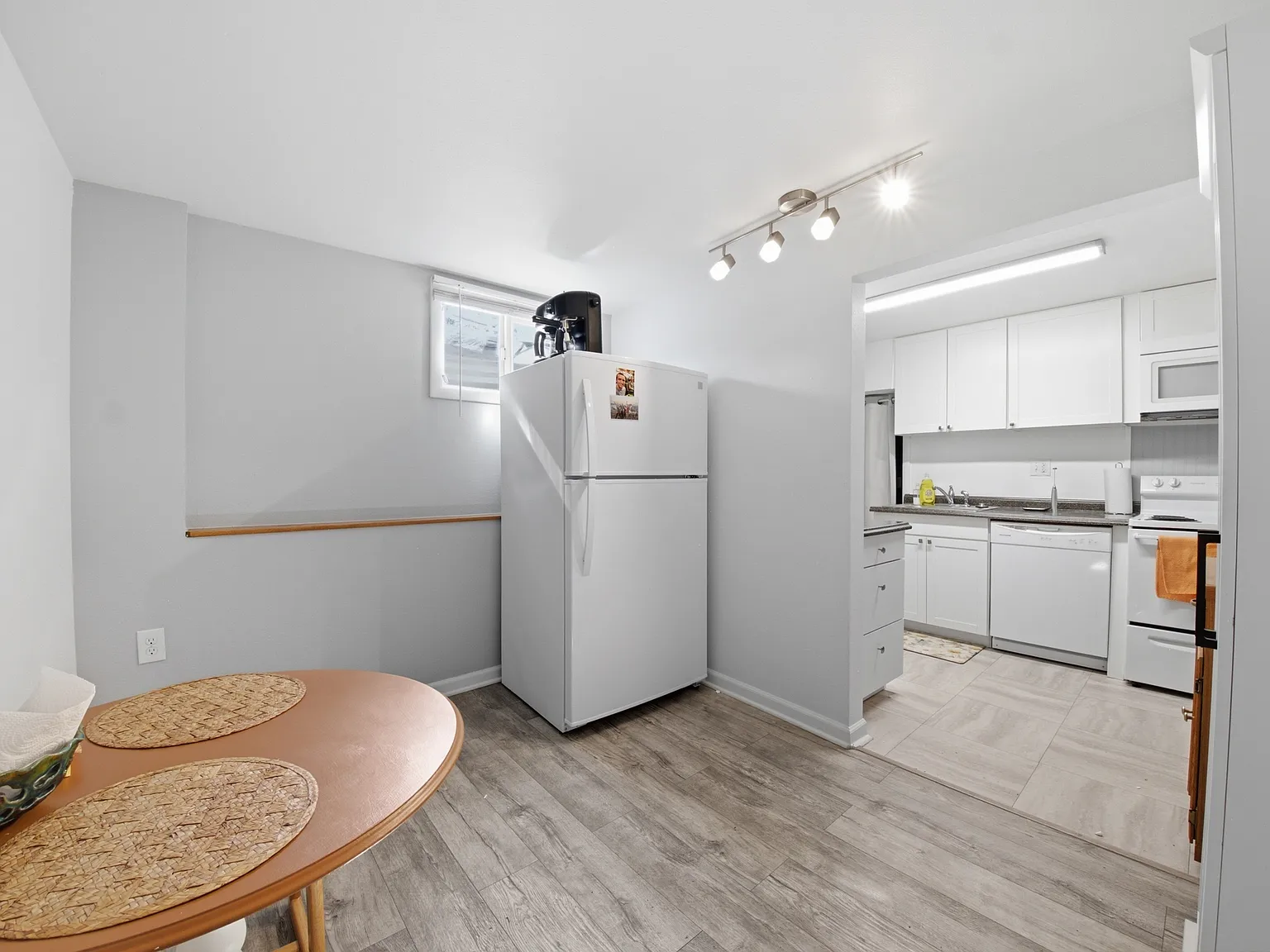 1 bed, 950 sqft, $1,500 — Photo 4