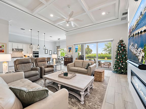 3rd image of 9930 Timber Creek Way