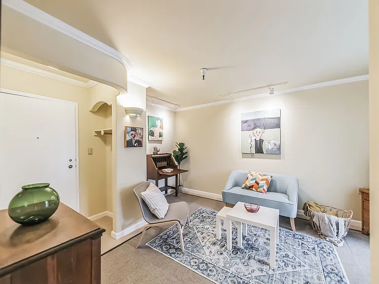 Park Glenview Apartments- Boutique Senior Living — Photo 32