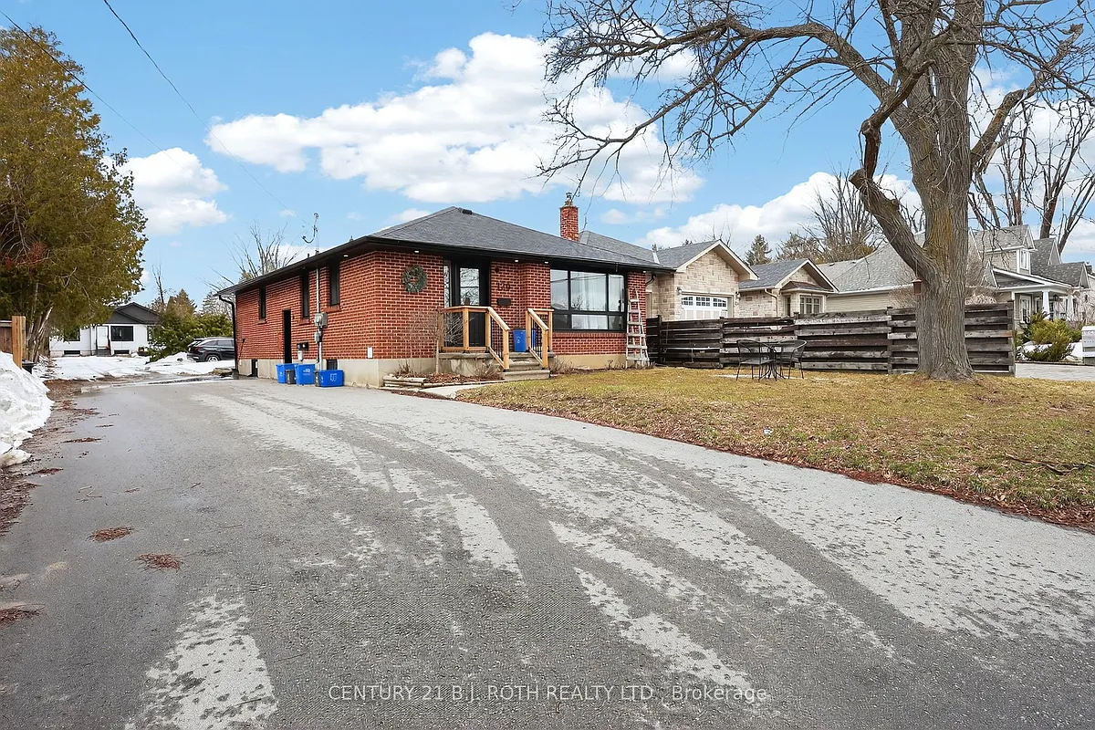 Building Photo - 120 Puget St #A