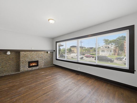 2nd image of 2423 N Newland Ave