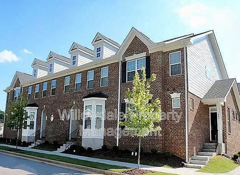 100 Spring Pine Ln — Photo 1
