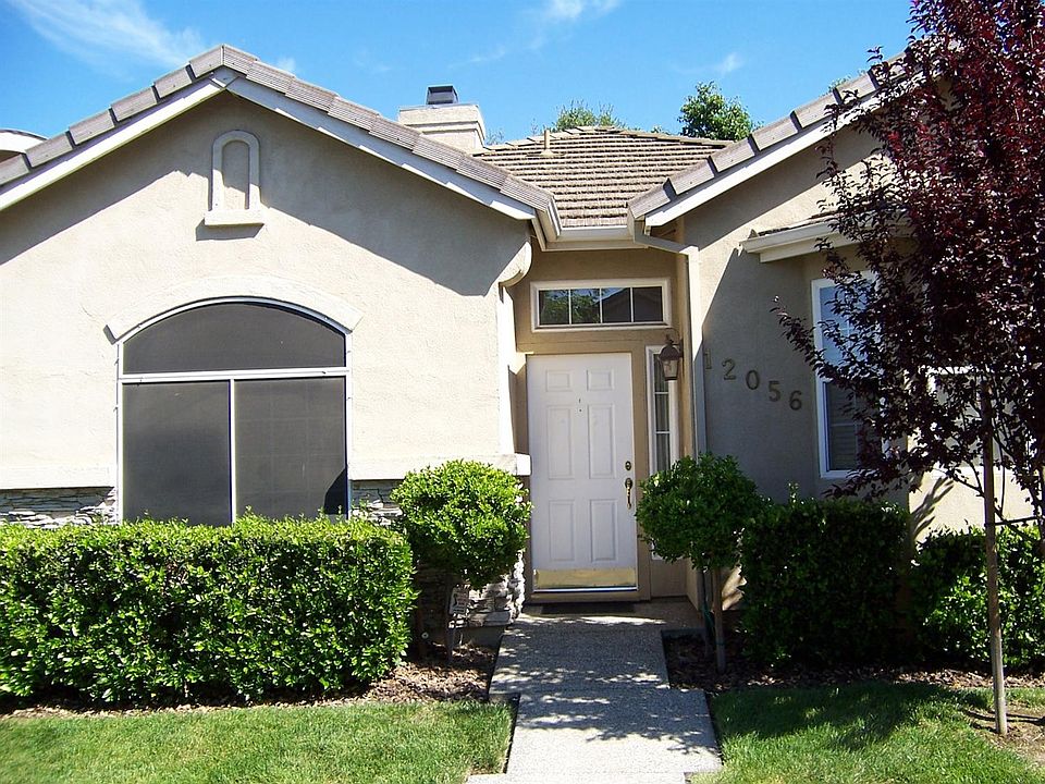 2nd image of 12056 Gold Pointe Ln