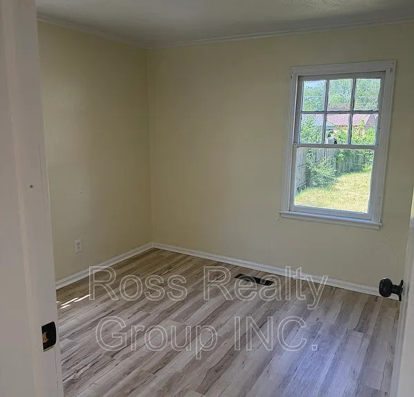 621 Brookley Blvd — Photo 4