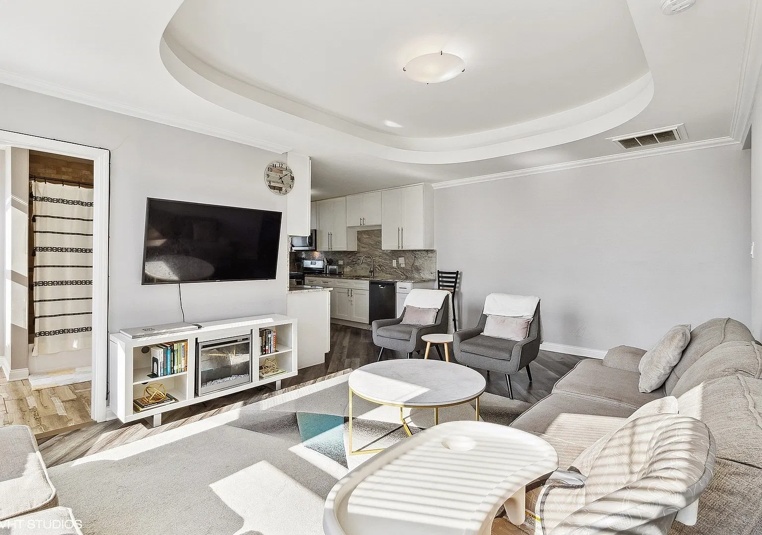 3 bed, 870 sqft, $3,000 — Photo 3