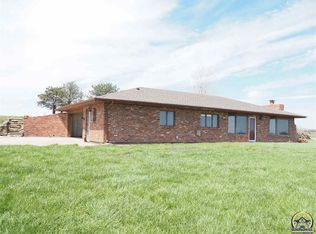1426 E 150th Rd, Berryton, KS 66409