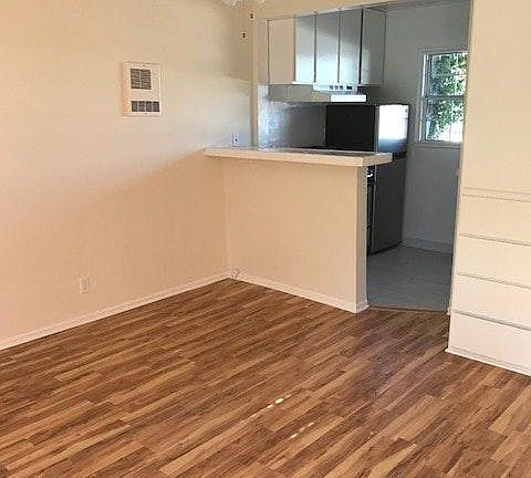 4th image of 760 Lillian Way APT 11