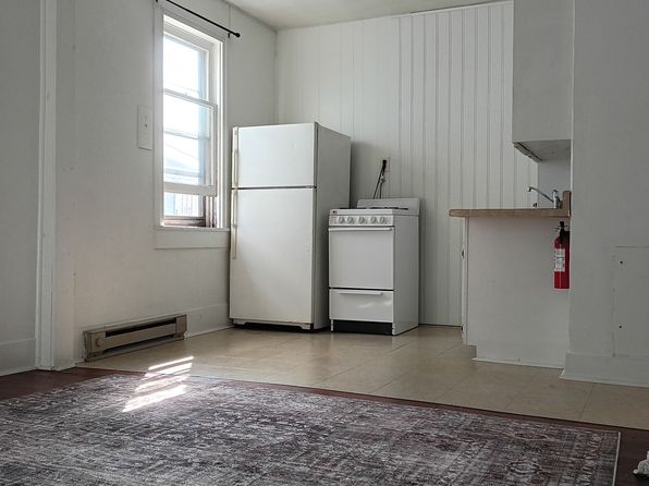 252 W Main St #2