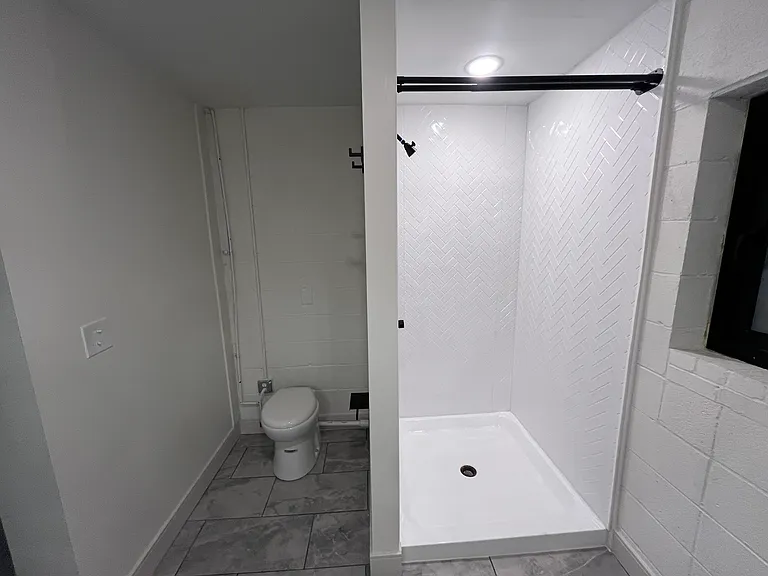 1204 Linden Pl #B — Photo 15