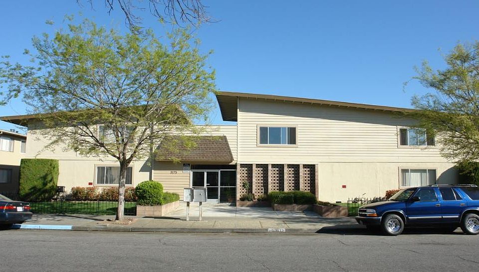 2nd image of 3175 Cadillac Dr