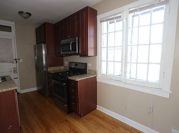 5th image of 2108 W Ainslie St APT 3E