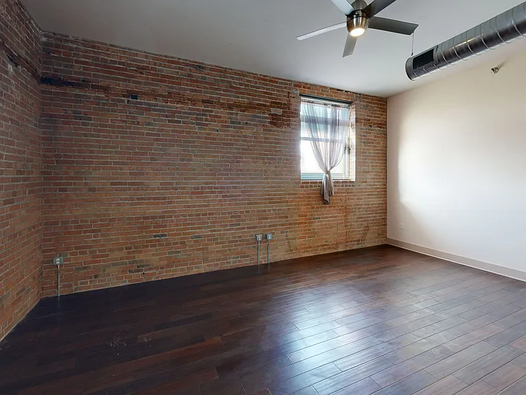 427 Pershing Ave — Photo 38