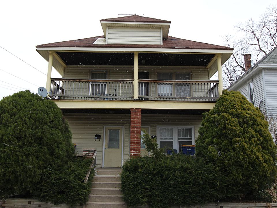 2nd image of 310 Lane Ave SW #312