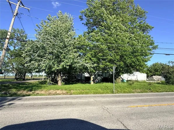 607 Springfield Rd, Gillespie, IL 62033