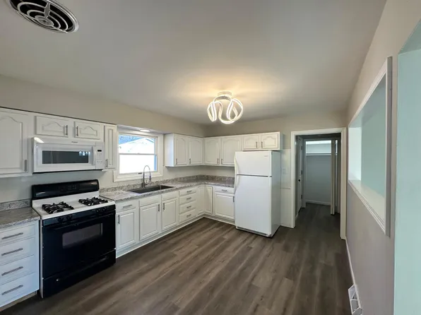 7517 332nd Ave, Burlington, WI 53105