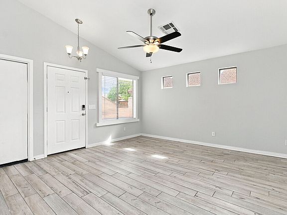 3rd image of 953 E Greenlee Ave