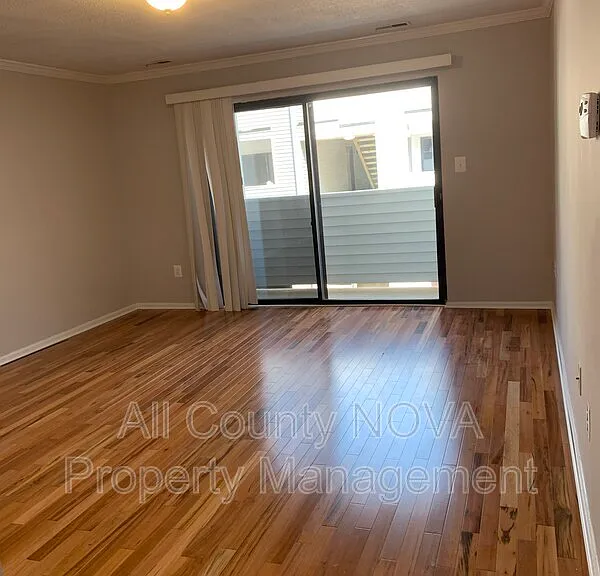 1611 Carriage House Ter #D — Photo 13