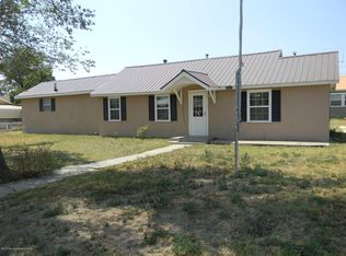 902 Cluck Ave, Gruver, TX 79040
