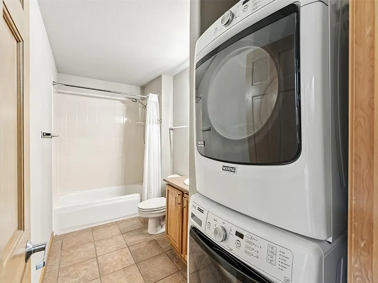 720 Lakepoint Dr — Photo 29