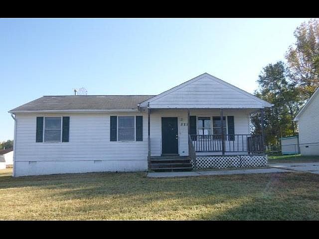 1st image of 521 Magnolia Farm Dr