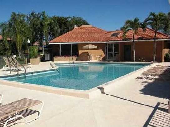 5th image of 10409 NW 8th St #105
