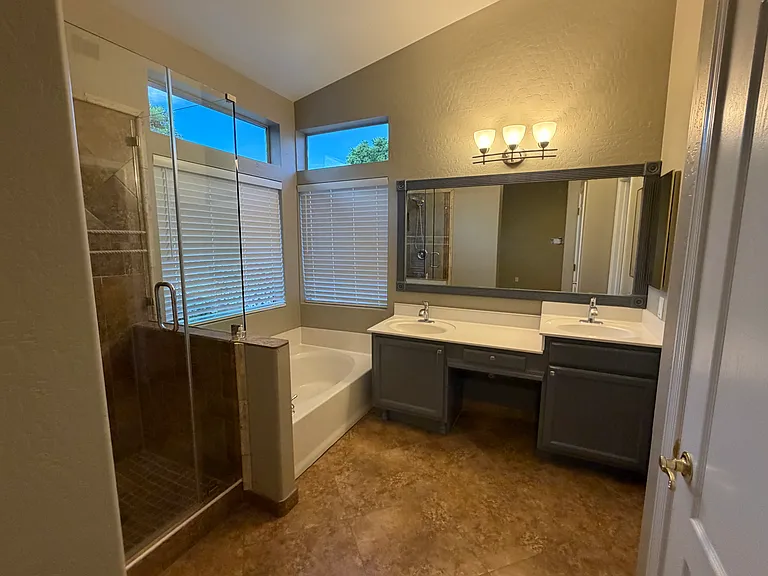 1850 W Desert Ln — Photo 17