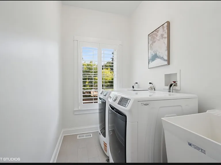 1635 Elder Ln — Photo 7