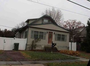 15 E Charles St, Palmyra, NJ 08065