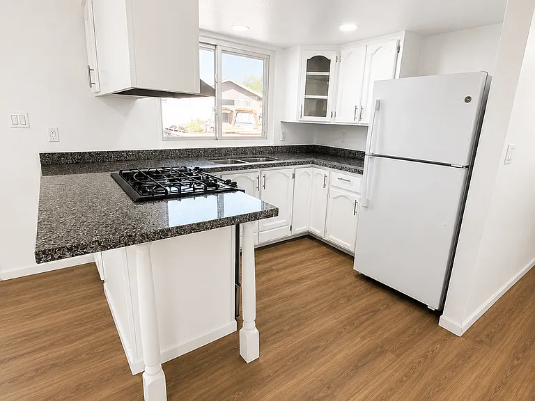 8836 W Mackenzie Dr — Photo 5