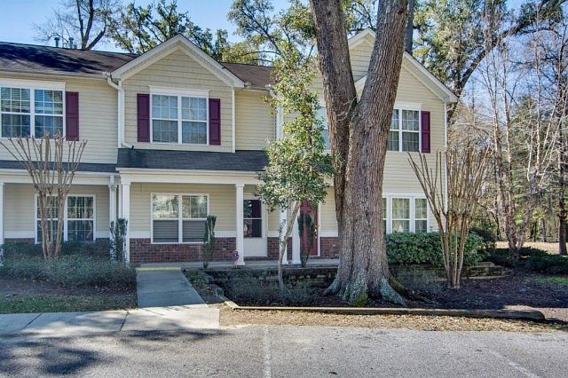1st image of 302 Chinquapin Dr