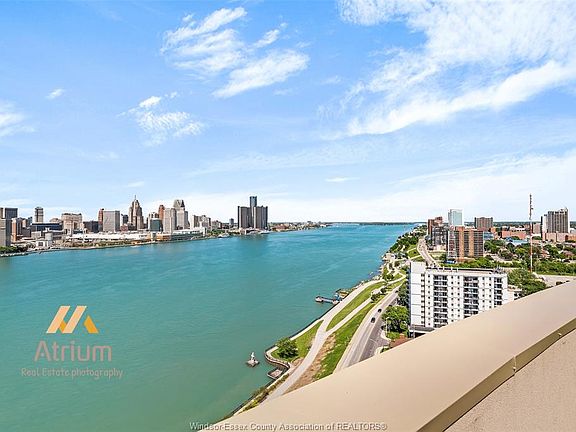 4th image of 1225 Riverside Dr W #1002